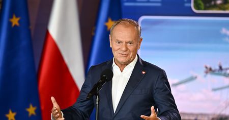 "Rachunki z polskich sklepów". Drugie dno decyzji Tuska w sprawie kontroli na granicy