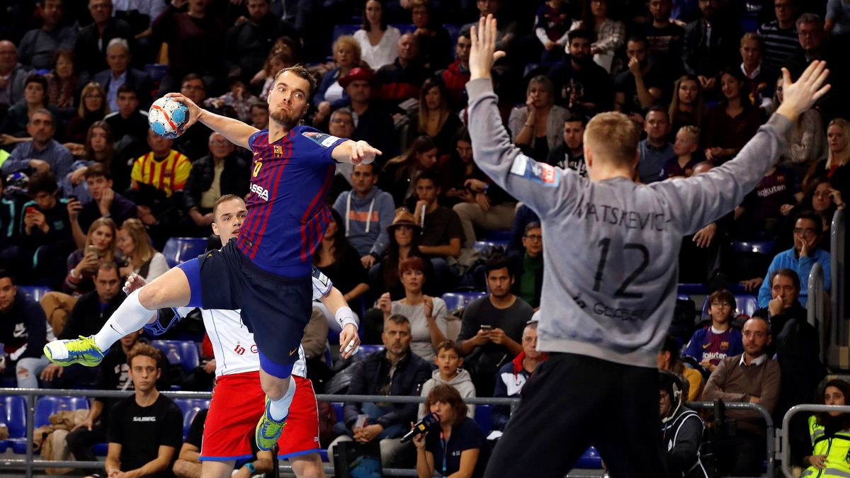 PAP/EPA / ALBERTO ESTEVEZ / Na zdjęciu: Casper Mortensen (przy piłce) i Iwan Mackiewicz