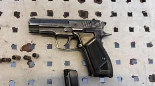 Pistolet pod kurtką na granicy w Zosinie. Obywatel Ukrainy usłyszał zarzut