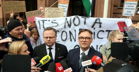 "Spotkanie się odbyło". Konferencja wiceszefa MSZ przerwana