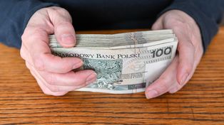 W nocy zadzwoniła "córka". Wyłudzili od seniorki niemal 100 tys. zł