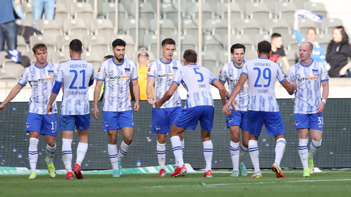 Getty Images / Alexander Hassenstein / Na zdjęciu: Krzysztof Piątek (w środku) cieszy się z gola