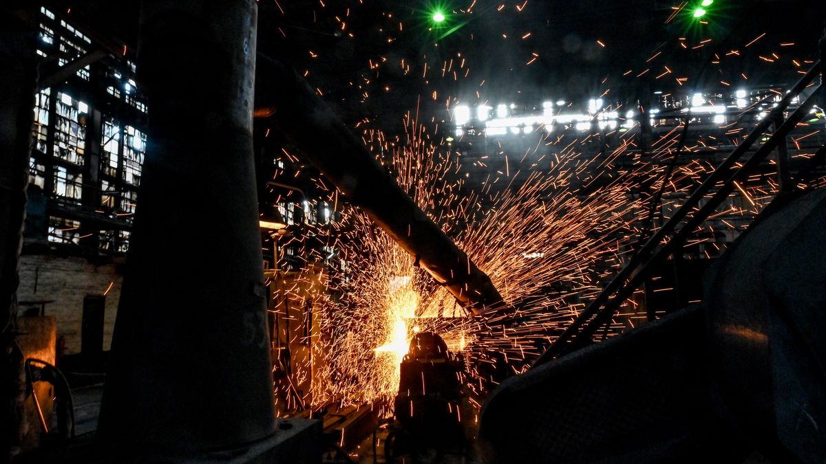 ZAPORIZHZHIA, UKRAINE - JULY 14, 2022 - Sparks fly at Dniprospetsstal PrJSC, a key manufacturer of special stainless steels, Zaporizhzhia, southeastern Ukraine. This photo cannot be distributed in the Russian Federation. (Photo credit should read Dmytro Smolyenko/ Ukrinform/Future Publishing via Getty Images)