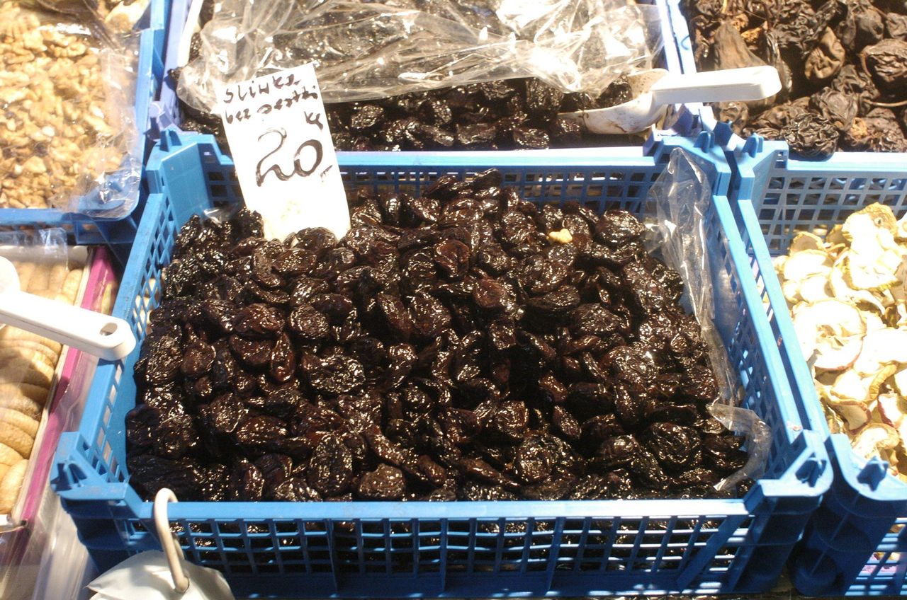 Śliwki wędzone kontra suszone na święta. Ceny mocno się różnią