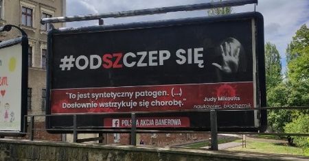 Wałbrzych. Antyszczepionkowcy w natarciu. Pojawiły się billboardy zniechęcające do szczepień