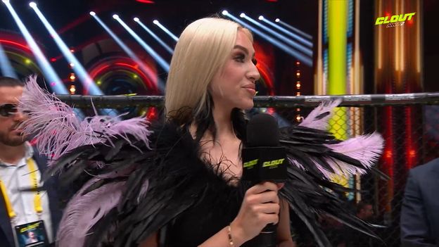 Caroline Derpienski WYGWIZDANA na Clout MMA (WIDEO)