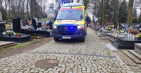 Odwiedzał grób żony. Zginął chwilę później