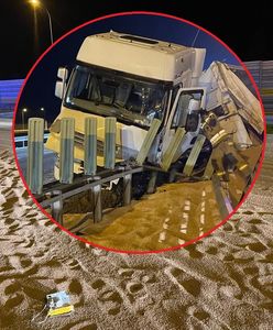 Zboże na A1. Ciężarówka wjechała w bariery