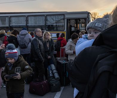 Rosjanie wywożą Ukraińców w "nieznanym kierunku". Tworzą "pseudokorytarze humanitarne"