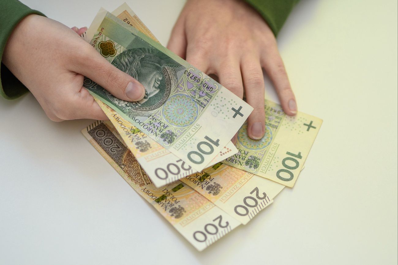 Ile gotówki na miesiąc kryzysu? Warto ją schować w bezpiecznym miejscu