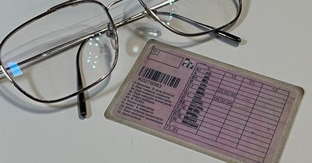Kod 01 na prawie jazdy. Podczas kontroli zapominalscy dostaną nawet 500 zł mandatu