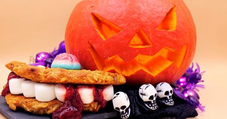 Halloween na ostatnią chwilę. Zdrowe przekąski i desery, które przygotujesz w 15 minut