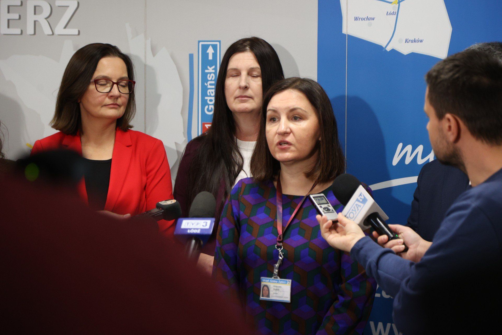 W następnych etapach wyłonimy w drodze przetargów wyspecjalizowaną firmę która podejmie się utylizacji tych odpadów. Zakładamy czas realizacji tego zadania do 30 czerwca 2026 roku.