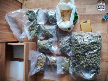 Katowice: 2,5 kg narkotyków w mieszkaniu 26-latka. Grozi mu 10 lat więzienia