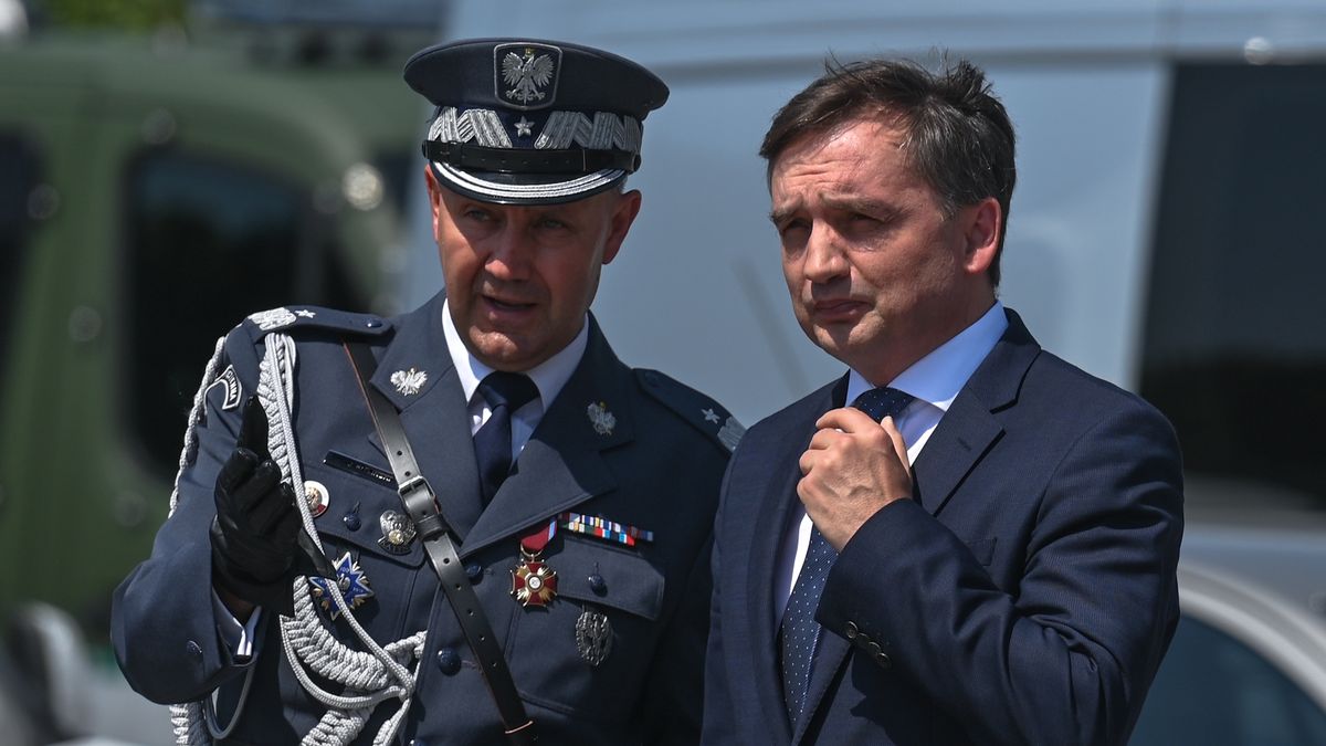 Jacek Kitlinski (L), general of the Prison Service, welcomes Zbigniew Ziobro (R), Minister of Justice, Prosecutor General, ready to celebrate the Prison Service Day at Pilsudski Square in Warsaw.
On Friday, July 01, 2022, in Warsaw, Poland. (Photo by Artur Widak/NurPhoto via Getty Images)