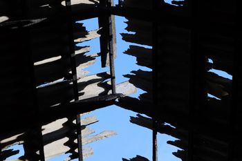 Maksymilianów: Pożar odebrał im dom. Ruszyła zbiórka dla poszkodowanej rodziny