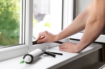 Szybki remont przed jesienią. 7 drobnych napraw, które poprawią komfort