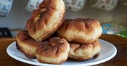 Zamiast lepić pierogi, teściowa smaży ruskie pierożańce. Półmiski są wymiecione w kilka minut