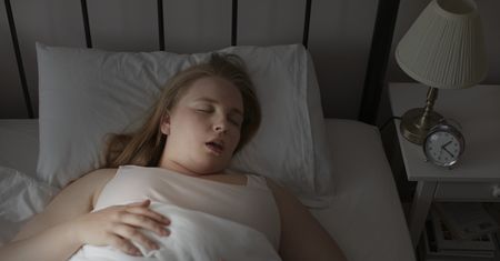 Powoli wyniszcza mózg. Ekspert: "To tykająca bomba"