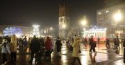 Bytom: Jarmark Świąteczny na rynku. Kolorowe iluminacje, choinka i wspólne kolędowanie. A najmłodsi mają swoją górkę do zjeżdżania