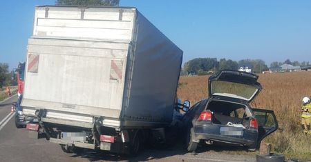 Pijany kierowca doprowadził do wypadku. Trzy osoby trafiły do szpitala