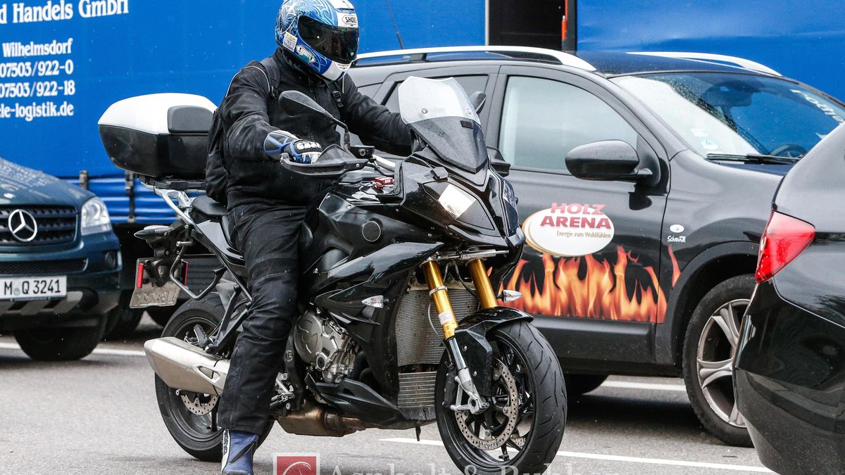 Nowy na rynku turystyków: BMW S1000XR 1