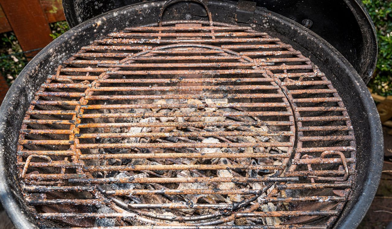 Bake, scrub, shine. Effortless home tricks to clean your grill