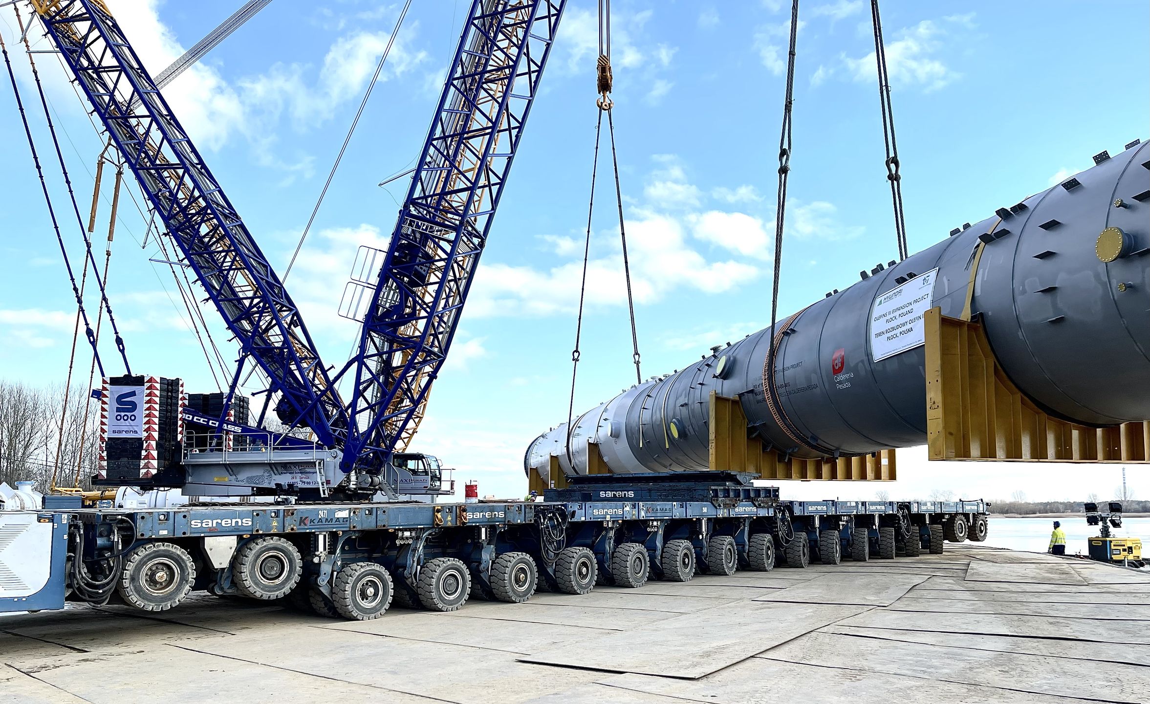 Długość transportowanego ładunku wraz z zestawem przekracza wysokość 10-piętrowego bloku