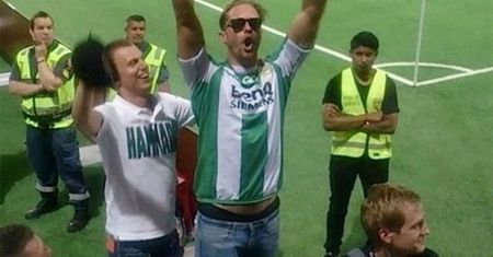 Pijany Alexander Skarsgard na meczu!