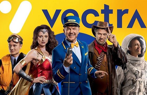 Vectra wprowadza modem Wi-Fi 6 i internet 1,2 Gb/s. W reklamie rozrywka „zawsze tam, gdzie Ty!” z Cezarym Pazurą