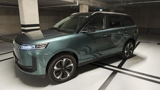 Auto, które ucieszy bardziej pasażerów niż kierowcę. Test Jaecoo 5 Hybrid