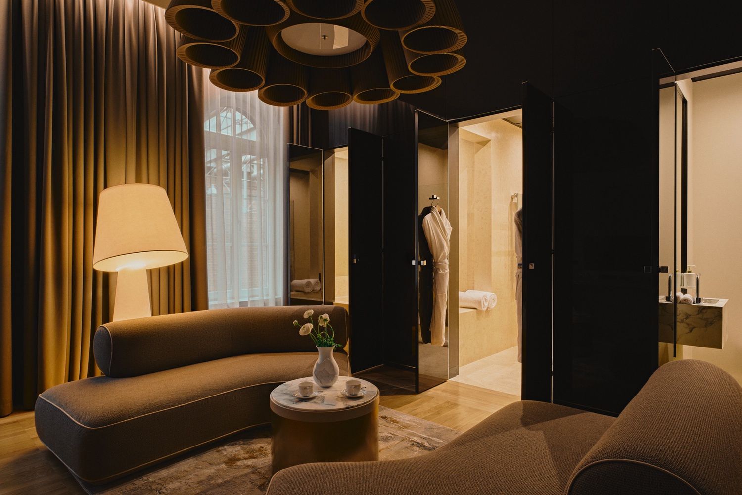 Hotel Blow Up Hall wyróżniony przez "Time"