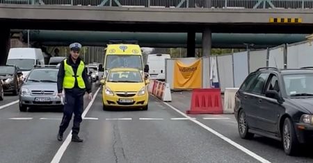Niespodziewani goście na ulicach Warszawy. Policja musiała wstrzymać ruch