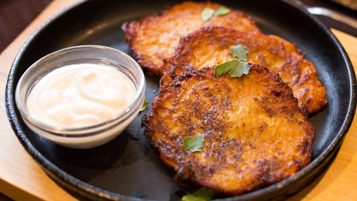 Placki ziemniaczane z kalafiorem będą lepsze od tradycyjnych