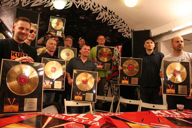 Słuchasz na Spotify? Dzięki temu zespół ma szansę na Złotą Płytę 2