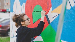 Lublin: "Cztery sceny - jedna świętość". Na frontonie kościoła przy Willowej powstał mural poświęcony św. Bratu Albertowi