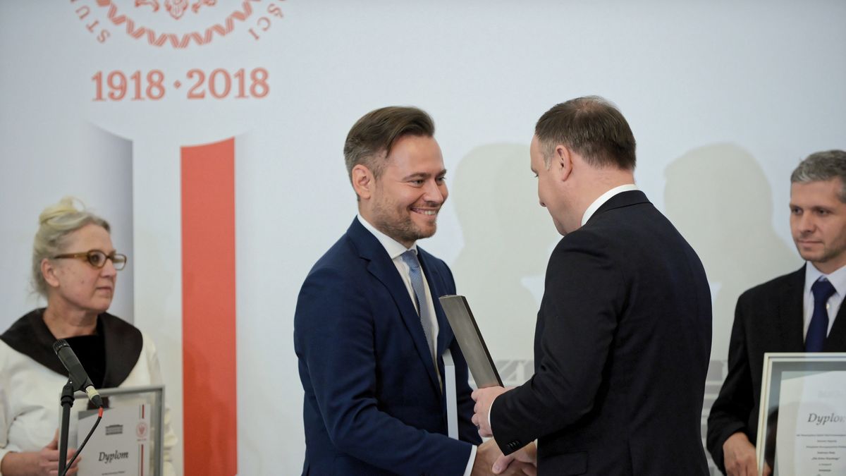 Andrzej Duda, Krzysztof Stanowski
Jakub Kami�ski
3. 3, Andrzej Duda, dla dobra wsp�lnego, edycja  edycji, gala, gest, III, Krzysztof Stanowski, nagroda prezydenta rp, nagr�d, polityk, polityka, prezydent, wr�czenie