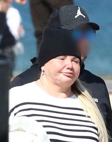 Odmieniona Katarzyna Niezgoda snuje się po Sopocie 