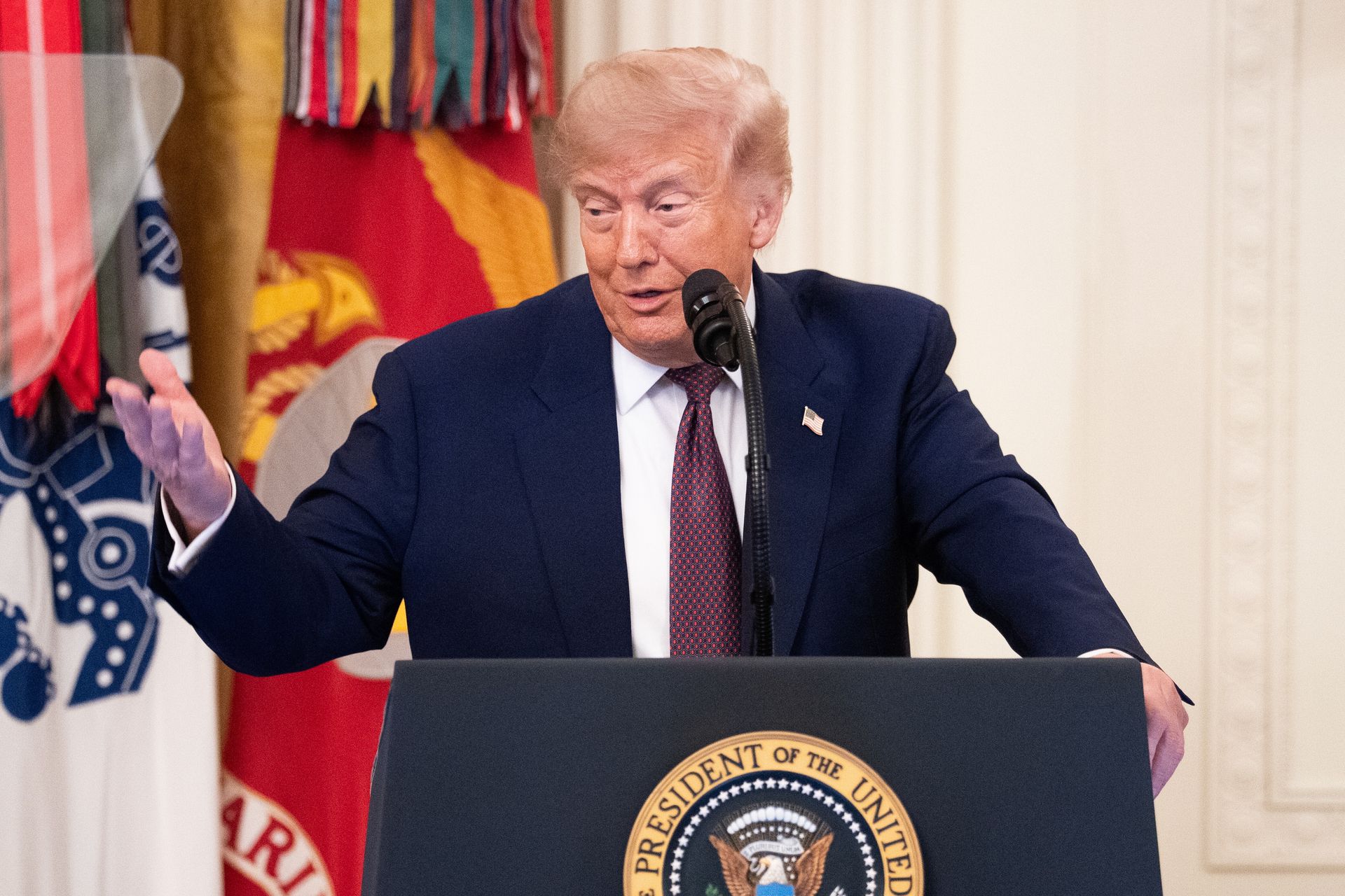 Trump zaskakuje. Twierdzi, iż jego władza "nie ma ograniczeń"