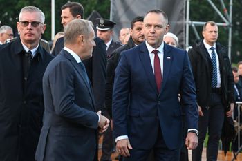 Nawrocki nie odbiera telefonu? Zaskakująca sugestia Tuska