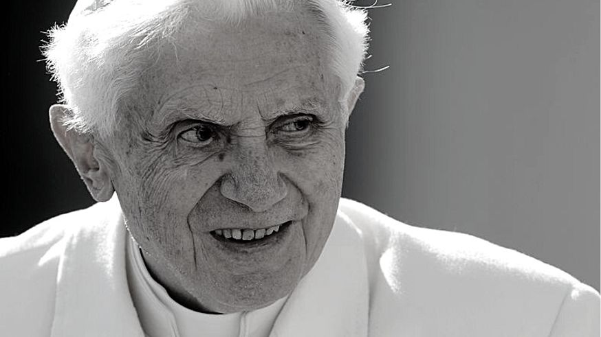 Benedykt XVI nie żyje. Był ciężko chory