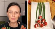 Nacinam pomidorki i faszeruję je na bogato. "Jadalne kwiaty" są gotowe w mgnieniu oka
