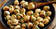 Dodaj odrobinę do pieczarek. Będą jędrne i zachowają piękny kolor