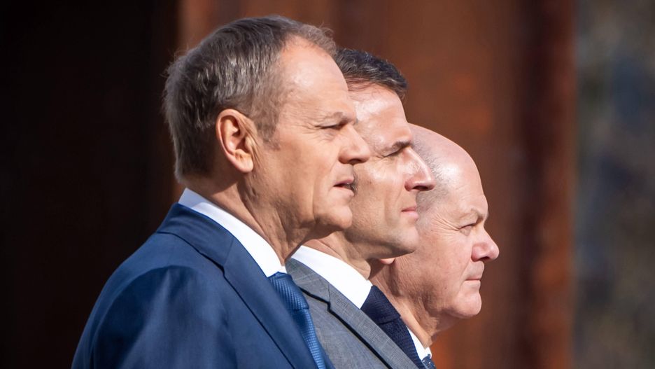 Chancellor Scholz receives Tusk and Macron
15 March 2024, Berlin: Federal Chancellor Olaf Scholz (SPD, r) receives Emmanuel Macron (M), President of France, and Donald Tusk, Prime Minister of Poland, in front of the Chancellery for a joint meeting. It is the first meeting of the so-called Weimar Triangle at top level since June last year. It takes place against the backdrop of massive Franco-German differences on Ukraine policy. Photo: Michael Kappeler/dpa 
Dostawca: PAP/DPA
Michael Kappeler
Conflicts, Donald Tusk, Emmanuel Macron, France, Germany, Olaf Scholz, Poland, polityk, polityka, Polski, premier, RP, Russia, spotkanie, Ukraine, Weapons, Weimar Triangle, wizyta