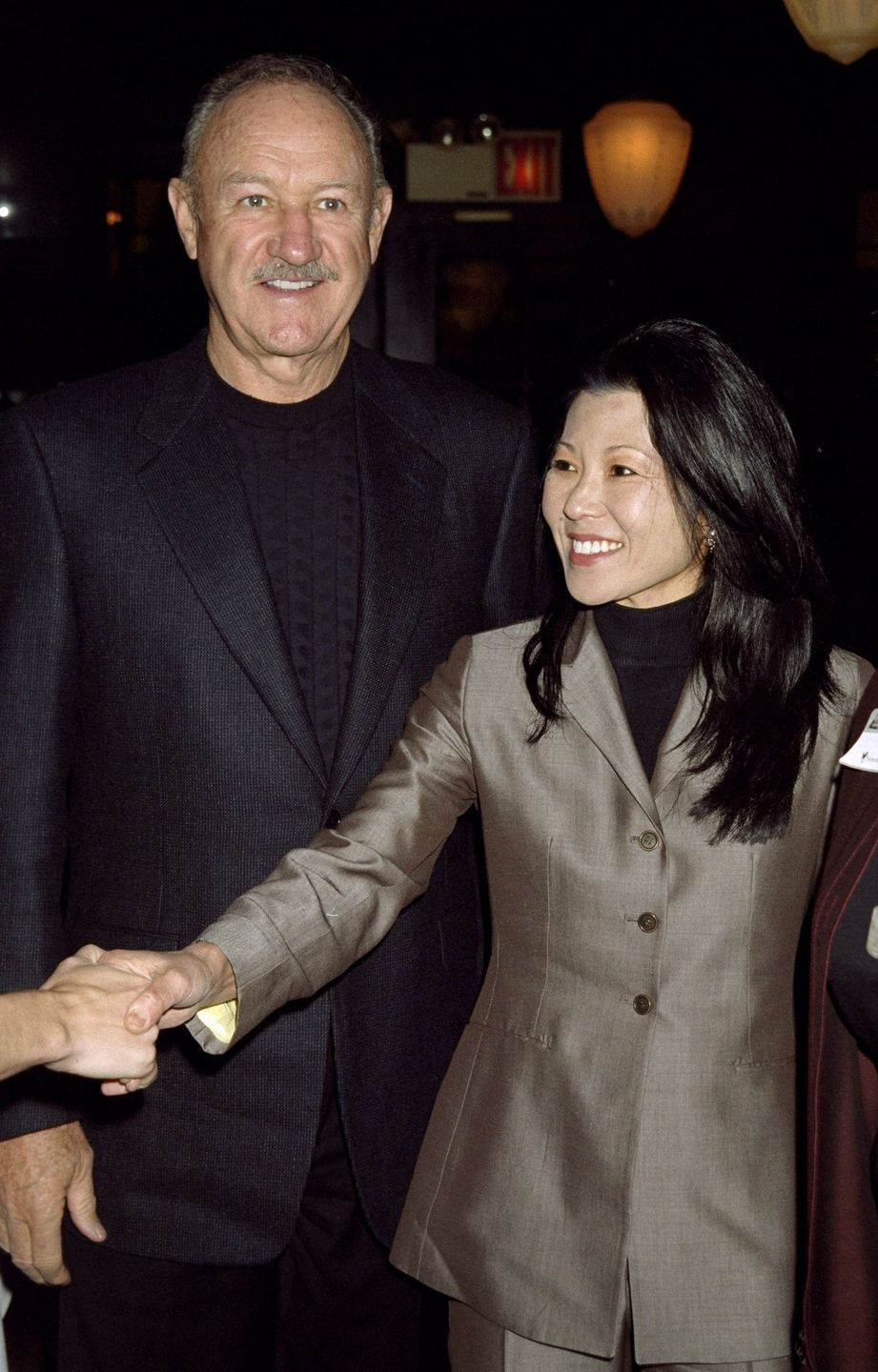 Actor Gene Hackman with his wife Betsy Arakawa at Elaine's pUNITED STATES - NOVEMBER 03:  Actor Gene Hackman with his wife Betsy Arakawa at Elaine's promoting his book "Wake of the Perido Star."  (Photo by Richard Corkery/NY Daily News Archive via Getty Images)New York Daily News Archive