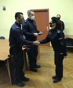 Sosnowiec. Policjanci nagrodzeni. Uratowali życie kobiecie i jej 11 córce