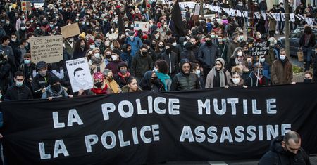 Francja. Brutalny atak policji, 4 funkcjonariuszy oskarżonych