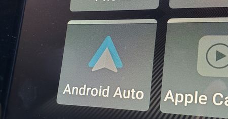 Android Auto 7.4 dostępny do pobrania. Nowy interfejs nadal nieaktywny