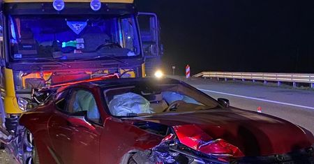 Polski muzyk miał poważny wypadek. Tyle zostało z jego pięknego auta