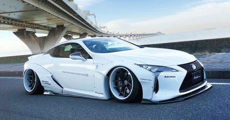 Lexus LC500 Liberty Walk jest tak tłusty, że można dostać mdłości